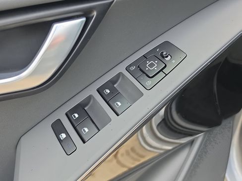 New 2026 Kia Niro Wind FWD image 20