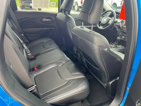 Used 2022 Jeep Cherokee Trailhawk w/ Premium Leather Package AWD/4WD image 16
