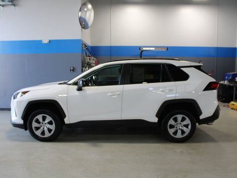 Used 2021 Toyota RAV4 LE image 14