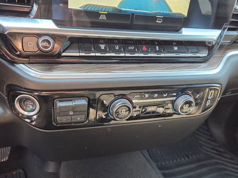 Used 2025 Chevrolet Silverado 2500 LT w/ Convenience Package AWD/4WD image 24