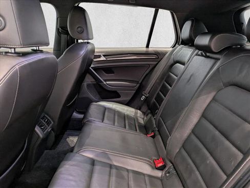 Used 2017 Volkswagen Golf R 4-Door image 19
