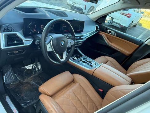 Used 2023 BMW X7 xDrive40i w/ Premium Package AWD/4WD image 10