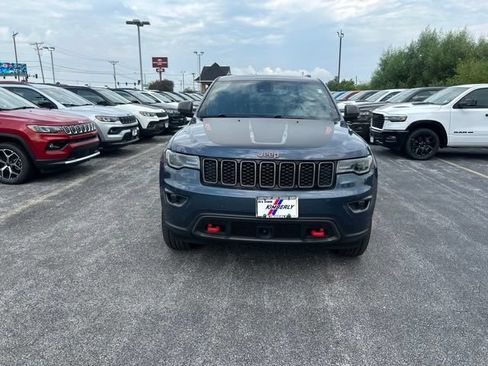 Used 2019 Jeep Grand Cherokee Trailhawk w/ Trailhawk Luxury Group AWD/4WD image 3