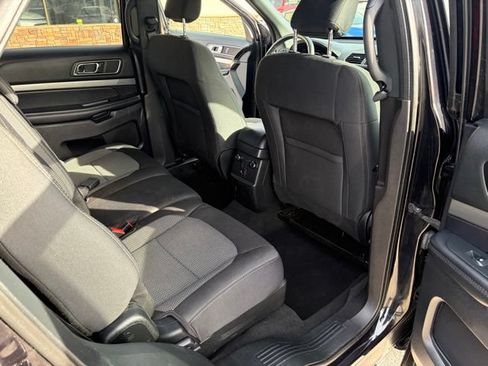 Used 2019 Ford Explorer XLT w/ Equipment Group 201A AWD/4WD image 34