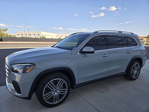 Used 2024 Mercedes-Benz GLS 450 4MATIC image 18