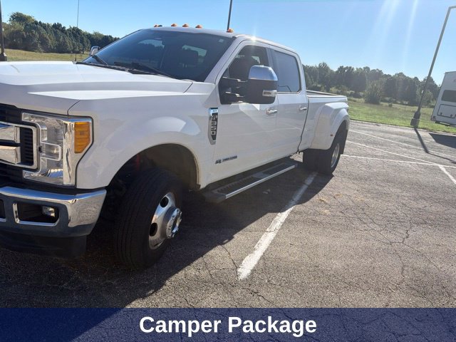 Used 2017 Ford F350 XLT w/ XLT Premium Package AWD/4WD image 4