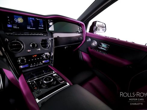 Certified 2025 Rolls-Royce Cullinan Black Badge AWD/4WD image 15