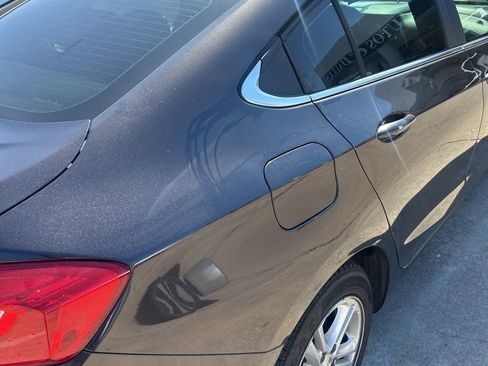 Used 2017 Chevrolet Cruze LT w/ Convenience Package image 6