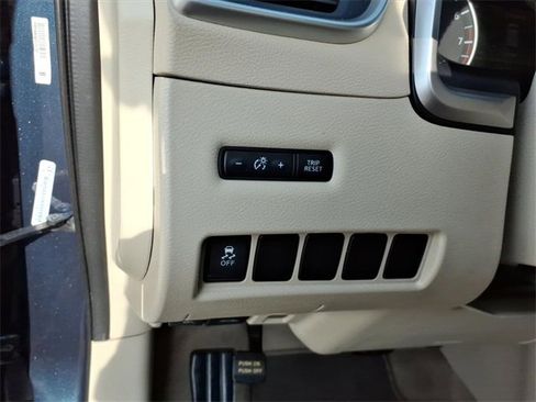 Used 2015 Nissan Murano SV w/ Premium Package image 8