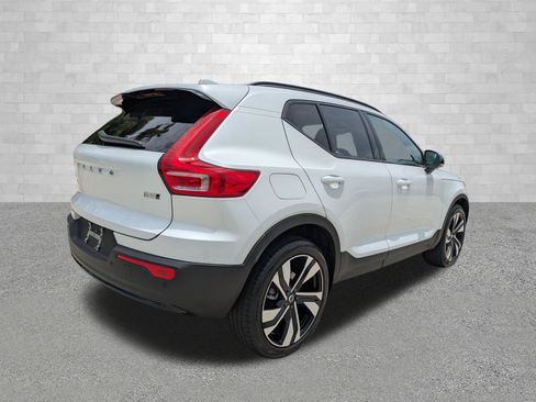 Used 2023 Volvo XC40 B5 Plus w/ Protection Package Premier AWD/4WD image 2