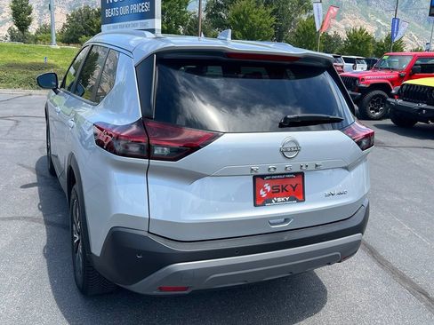 Used 2023 Nissan Rogue SV w/ SV Premium Package AWD/4WD image 11