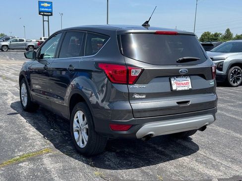 Used 2019 Ford Escape SE FWD image 6