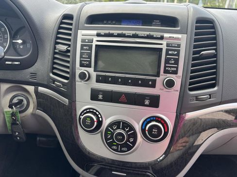 Used 2009 Hyundai Santa Fe GLS FWD image 13