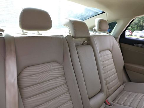 Used 2016 Ford Fusion SE FWD image 14