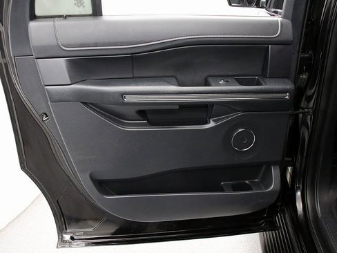 Used 2024 Ford Expedition Max XLT image 27