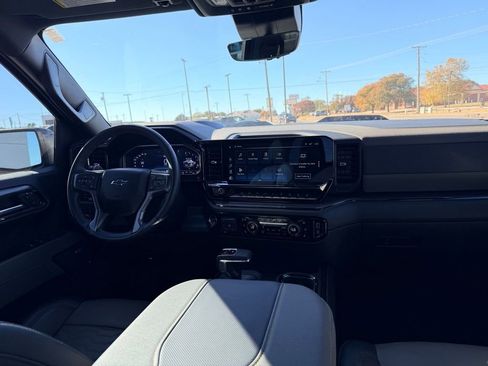 Used 2024 Chevrolet Silverado 1500 ZR2 w/ Technology Package image 16