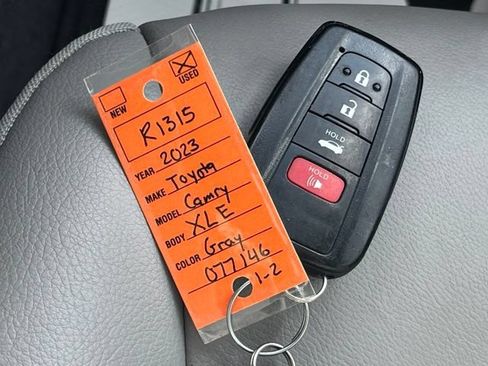 Used 2023 Toyota Camry XLE FWD image 12