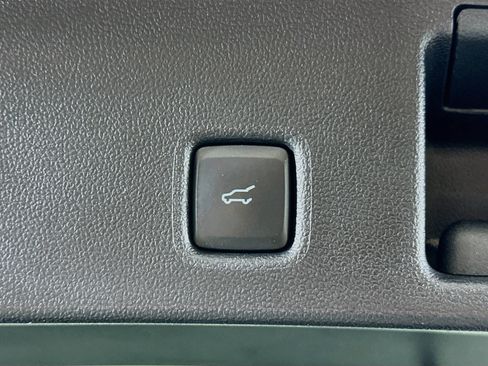 Used 2025 Ford Escape ST-Line Select AWD/4WD image 28
