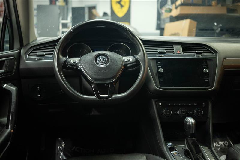 Used 2020 Volkswagen Tiguan SE R-Line FWD image 18
