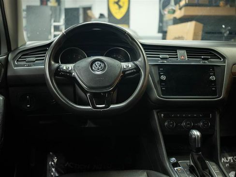 Used 2020 Volkswagen Tiguan SE R-Line FWD image 18