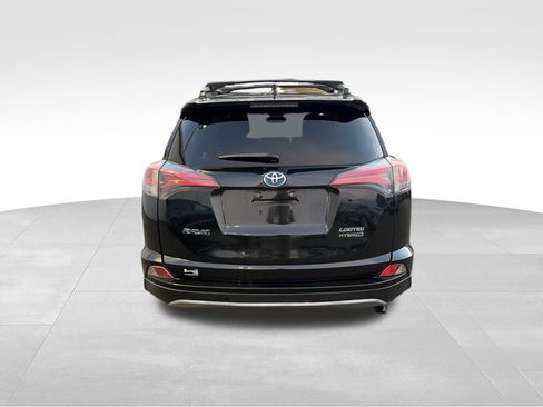 Used 2017 Toyota RAV4 Limited image 4