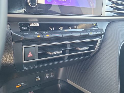 Certified 2025 Toyota Camry SE image 13