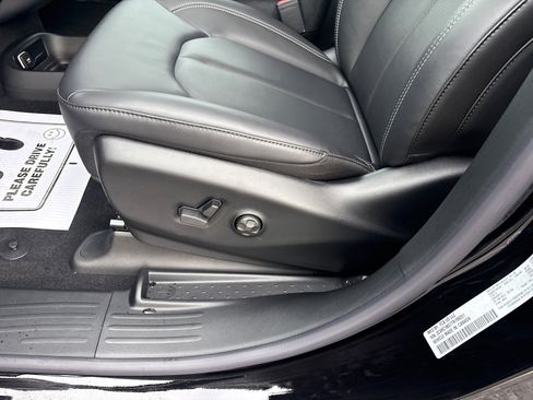 New 2026 Chrysler Pacifica Select image 18