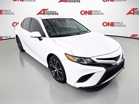 Certified 2020 Toyota Camry SE FWD image 1