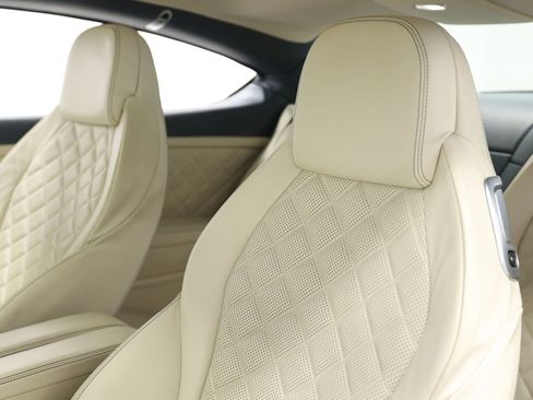 Used 2016 Bentley Continental GT image 16