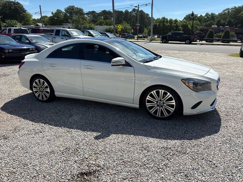 Used 2018 Mercedes-Benz CLA 250 4MATIC image 8