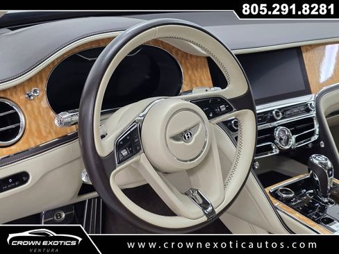 Used 2020 Bentley Flying Spur W12 image 27