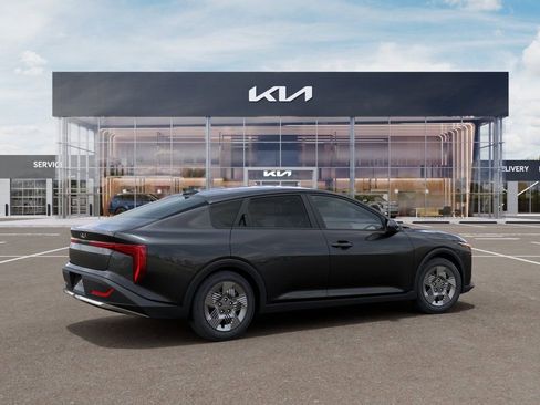 New 2026 Kia K4 FWD image 4