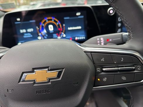 Used 2025 Chevrolet Equinox LT image 16