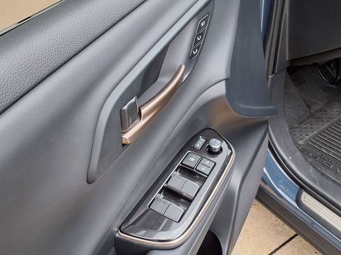 Used 2026 Toyota Crown Platinum AWD/4WD image 18
