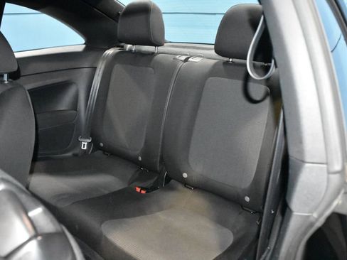 Used 2014 Volkswagen Beetle 2.5 image 16