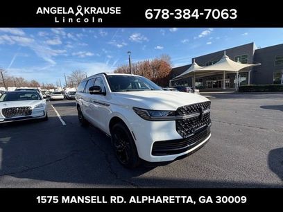 New 2025 Lincoln Navigator L Reserve w/ Jet Appearance Package