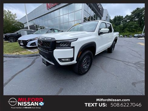Used 2026 Nissan Frontier PRO-4X AWD/4WD image 1