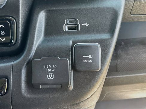 Used 2025 RAM ProMaster 3500 w/ Quick Order Package 22G SLT FWD image 22