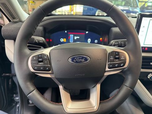 Used 2026 Ford Explorer Active w/ Active Comfort Package image 18