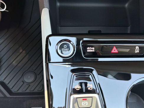 New 2027 Audi Q6 e-tron Prestige AWD/4WD image 18