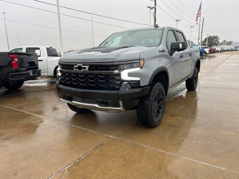 Used 2025 Chevrolet Silverado 1500 ZR2 w/ Technology Package image 1
