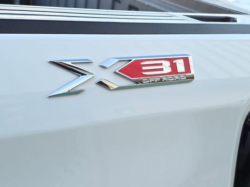 Used 2024 GMC Sierra 1500 Elevation w/ Elevation Premium Package image 5