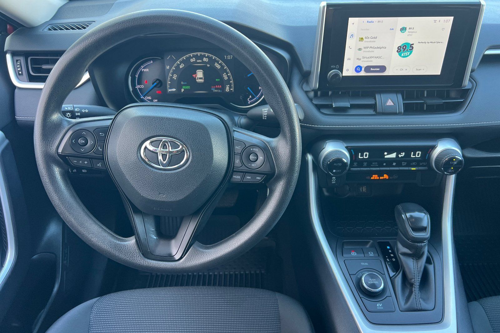 Used 2024 Toyota RAV4 LE AWD/4WD image 11