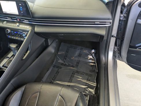 Used 2023 Hyundai Elantra Limited image 27