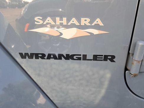 Used 2015 Jeep Wrangler Sahara w/ Dual Top Group AWD/4WD image 10