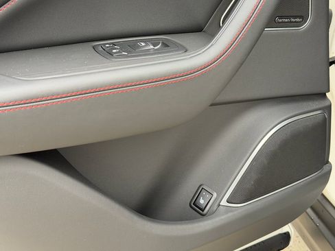 Certified 2024 Maserati Levante Modena Ultima image 31