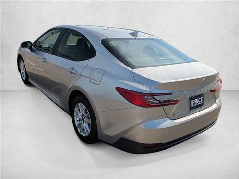 Used 2025 Toyota Camry LE FWD image 7