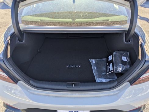 Used 2025 Genesis G70 2.5T image 16