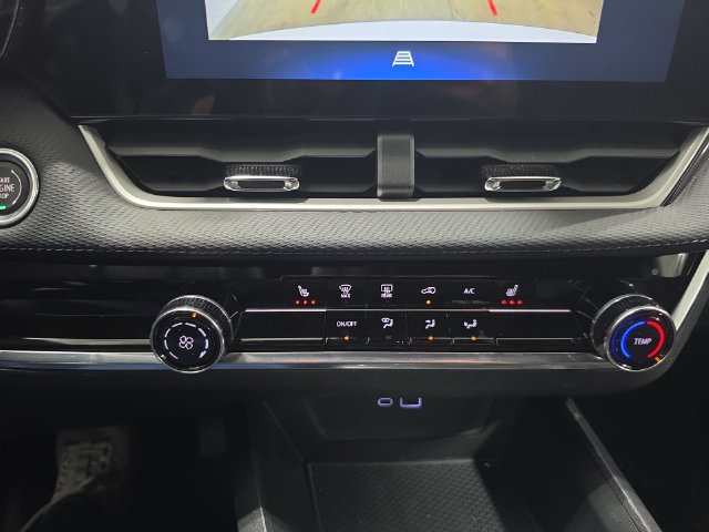 Used 2026 Chevrolet Equinox LT AWD/4WD image 10