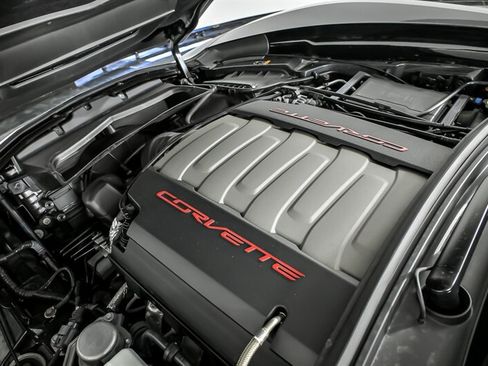 Used 2019 Chevrolet Corvette Stingray Coupe w/ Z51 1LT RWD image 12
